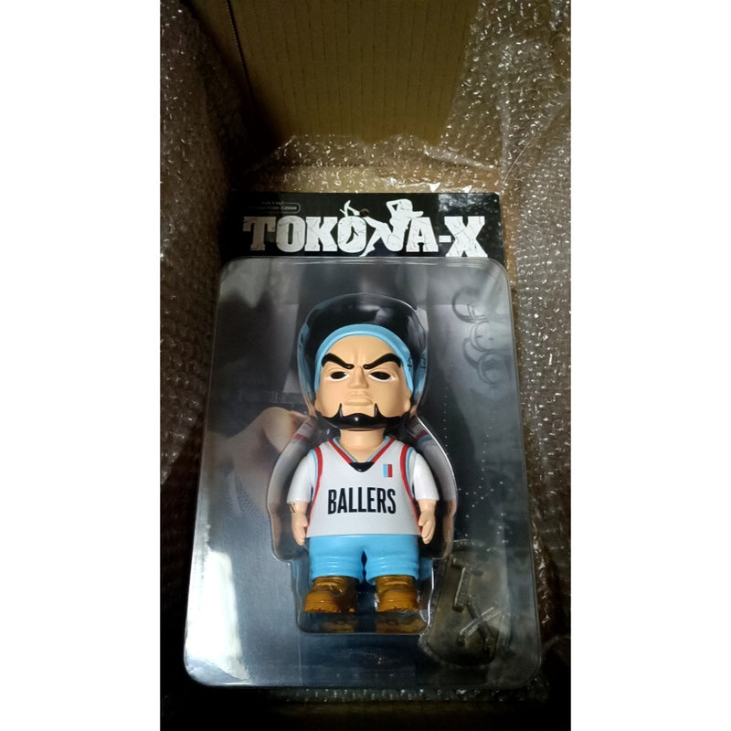 Limited edition of 100 units: tokona-x figure