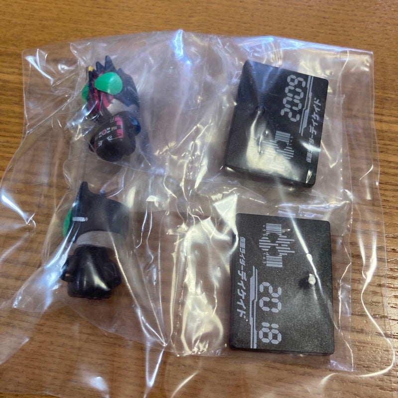 Gachapon Collectible Character 04 Kamen Rider Decade (2 pieces)...