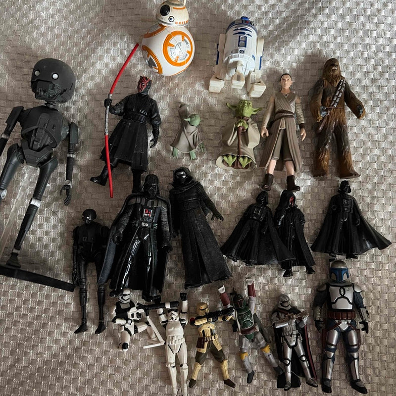 [Price Reduced??] 18 Star Wars Figures