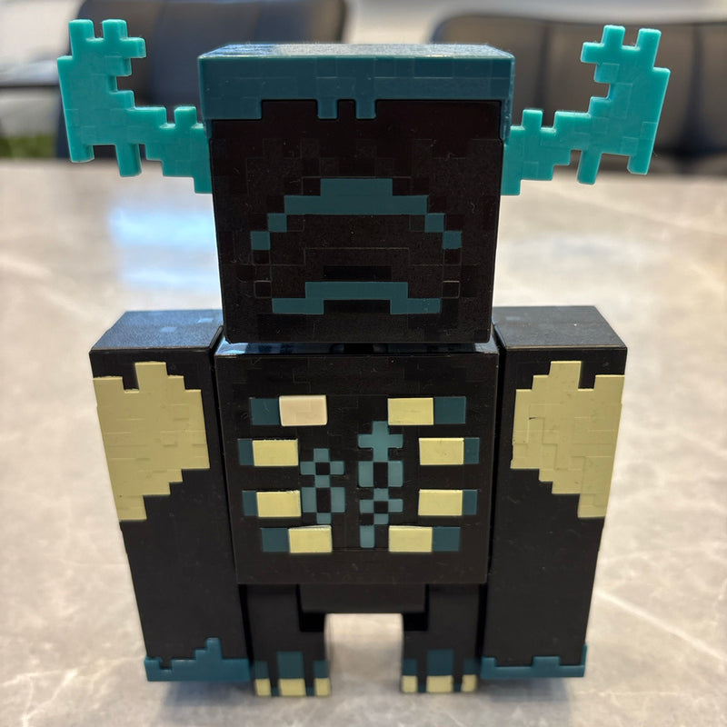 Minecraft Warden Figure