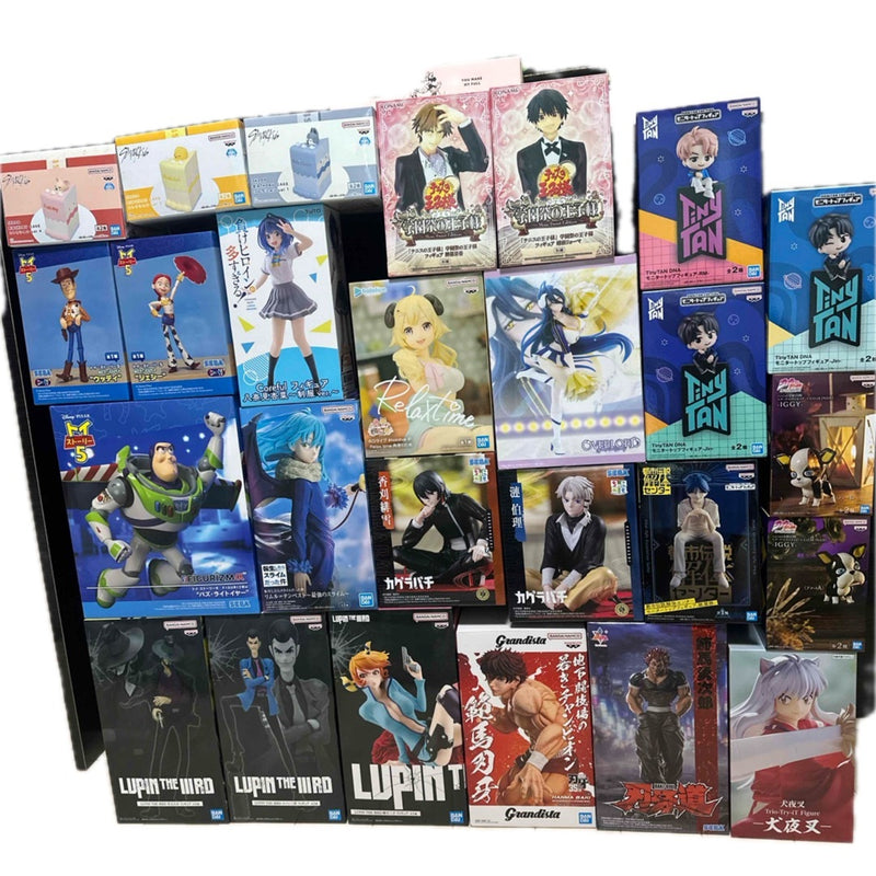 New prize figures, bundle of 26 pieces.