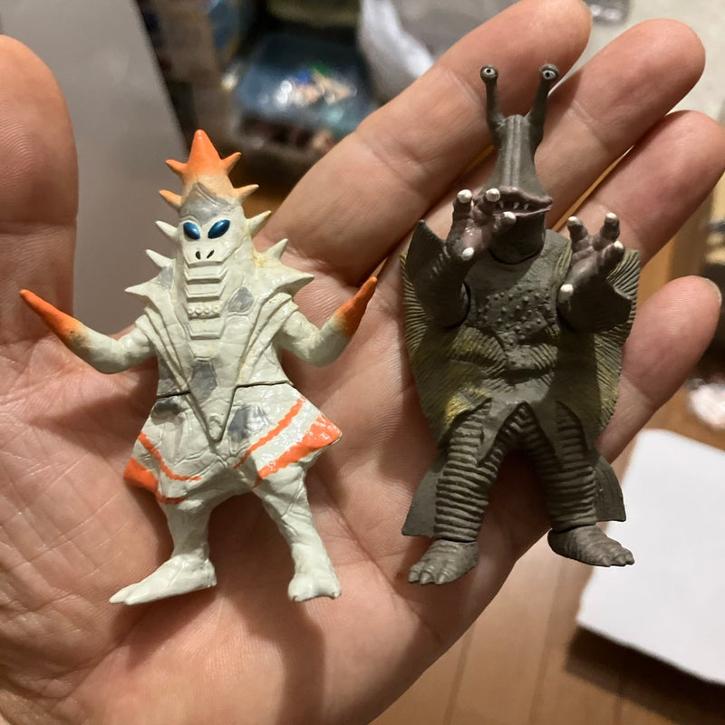 The space monster Sasahiler and Ultra Se from Return of Ultraman...