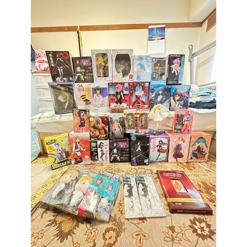 29 figures for sale as a set, plus 3 bonus items.