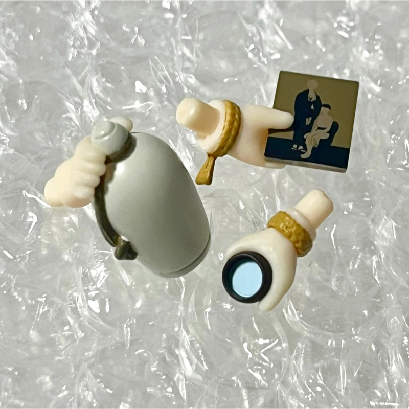 Sake bottle, sake cups, photo with wife, small accessories, Nendoroid Kitaro...