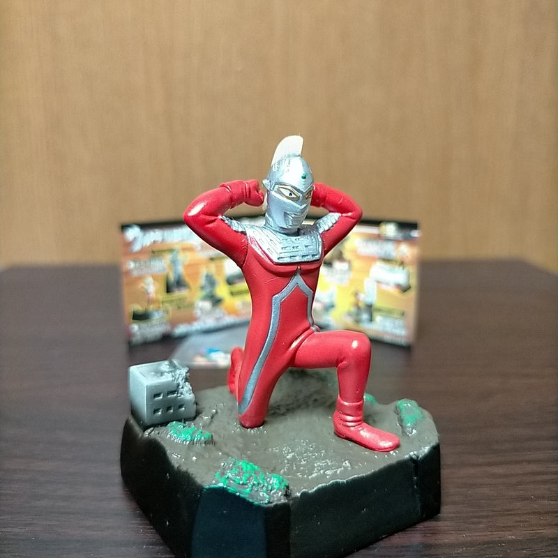 Ultraman Seven (Ice Slugger) Ultraman Monster Encyclopedia Ultraman...