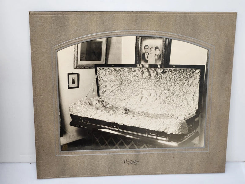 PHOTO IN BOARD FRAME Woman Open Casket IN HOME FUNERAL Coffin Post Mortem Death Model
