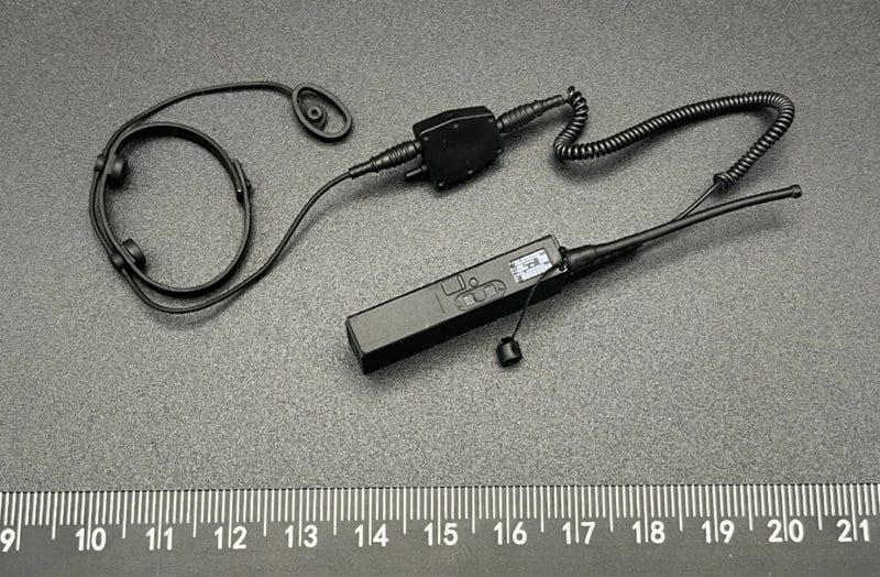 FS 73031 1/6 Scale Soldier Radio Communicator Model for 12''Doomsday War Model