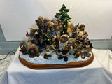 Danbury Mint Boyds Bears Skating Party Light Up Christmas Display Figurines Model