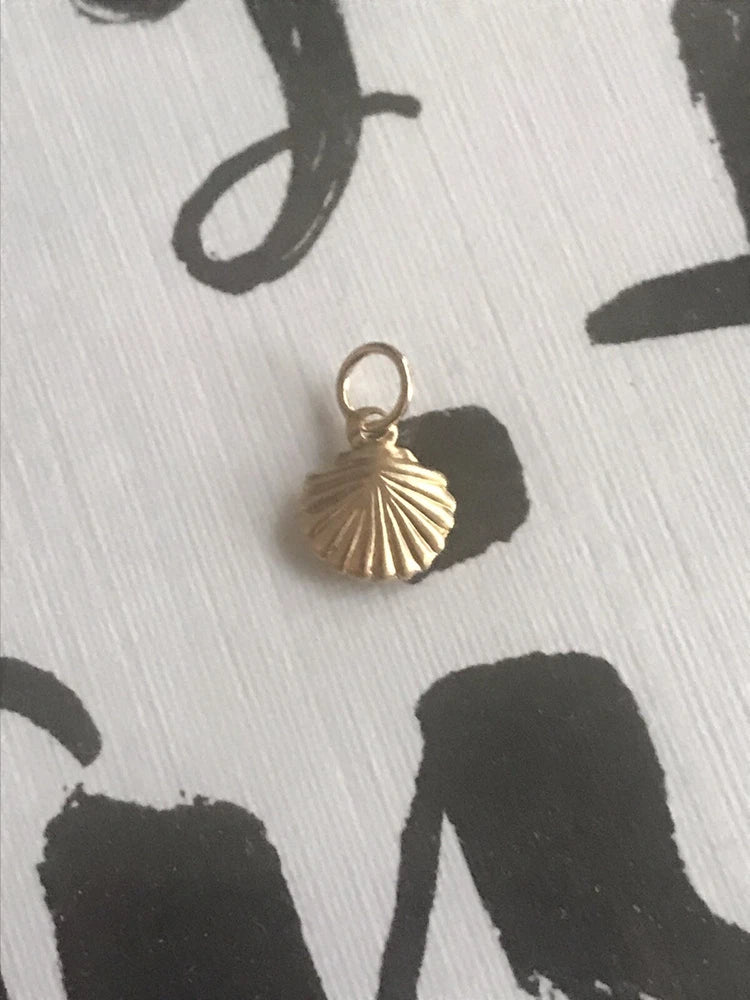 14k Solid Yellow Gold Real Gold Scallop Sea Shell Charm Pendant Charms