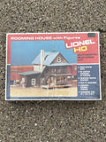 NIB Lionel HO Rooming House with Figures Building Kit Model