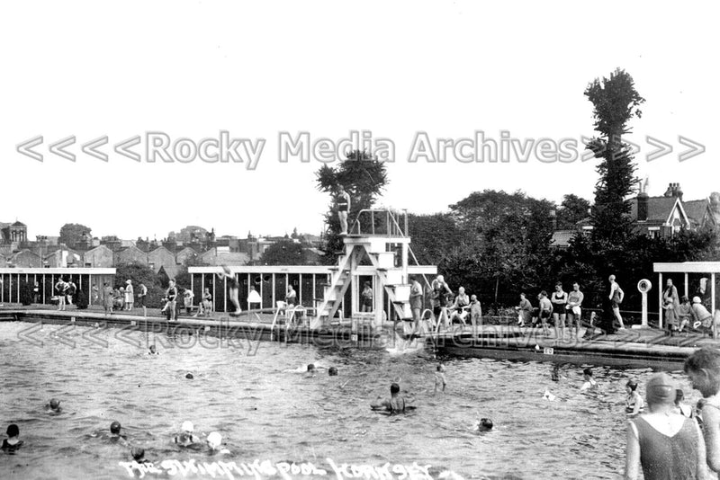 Caa-95 Diving Board, The 0pen-air Swimming Pool, Hornsey, London 1931. Photo Model
