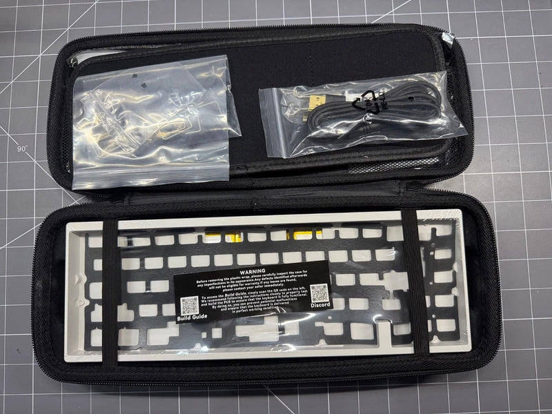 NEO65 Custom keyboard (new) unbuild White/Brass Model