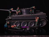 1/72 WWII soldier German Tank Maintenance Crew ?C Mechanics Repairing Panzer Model