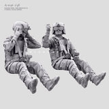 1/35 50mm resin figures model 2 modern helicopter pilots unpainted unassembled Model