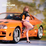 1/18 Miniatures Sexy Leaning Car Curly Hair Girl Lady Scene Figures For Car Toys Model