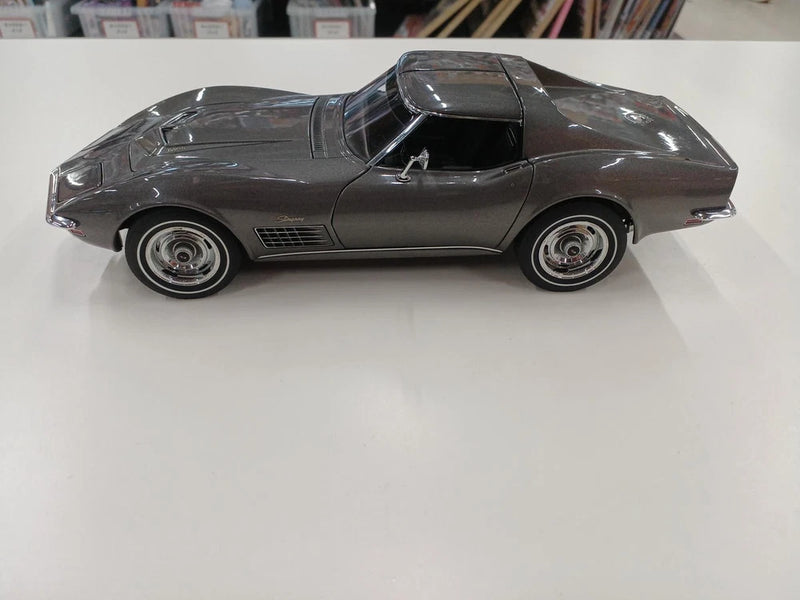 AUT Oart C 3 1/18 Scale Model Car Collectible Used Model
