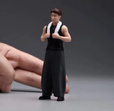 1:24 Painted Figure Model Miniature Resin Diorama Mechanic Worker Man Towel Boy Model