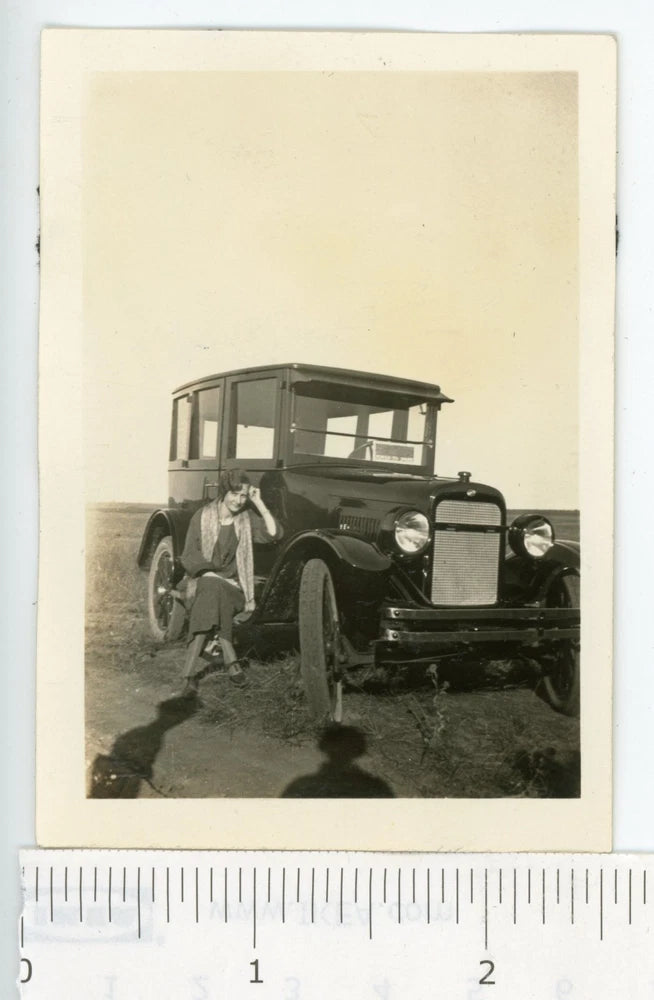 1920s Photo Unknown Woman Running Board Automobile Chevrolet Superior Sedan Model