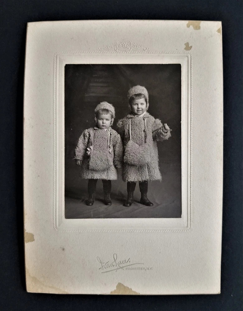 antique PHOTOGRAPH rochester ny ADA CLABBY's CHILDREN sweet fluffy coats hats Model