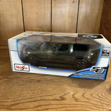 Maisto Special Edition Rivian R1T 1:20 Diecast Model Car Green Model