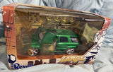 Revell 2003 Large 1:24 Scale '03 Cadillac Escalade Diecast Green Model Truck Model