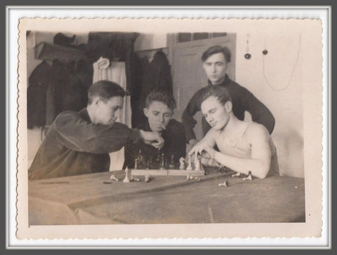 Chess Friends smoking cigarette Handsome young men Dorm Board game photo Gay Int Model
