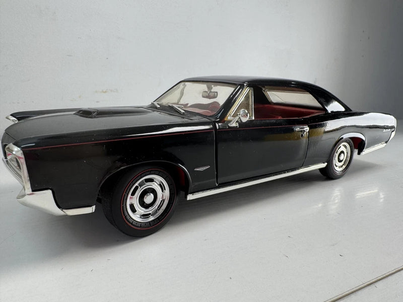 Ertl 1966 Pontiac GTO Black w Red Interior 1/18 American Muscle Diecast Model