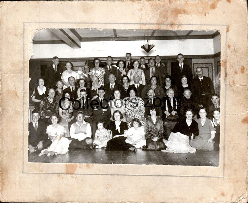 1933 Photo Of Win's 21st birthday party original photo on board 6x 4 inches Model