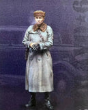 1/35 Scale WWII Soviet Officer Resin Figure ?C Winter Uniform ?C Model Kit Model