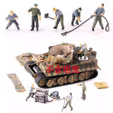 1/72 German Mechanical Engineer Engine Repairman Soldier 5 Soldier Model Model