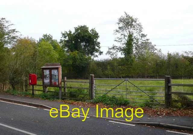 Photo 6x4 Village Notice Board, Five Ways Beausale The noticeboard and po c2011 Model