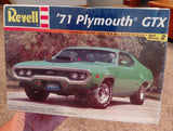 Revell '71 Plymouth GTX 1:24 Sealed Plastic Model Kit Skill 2 85-2166 (B30) Model