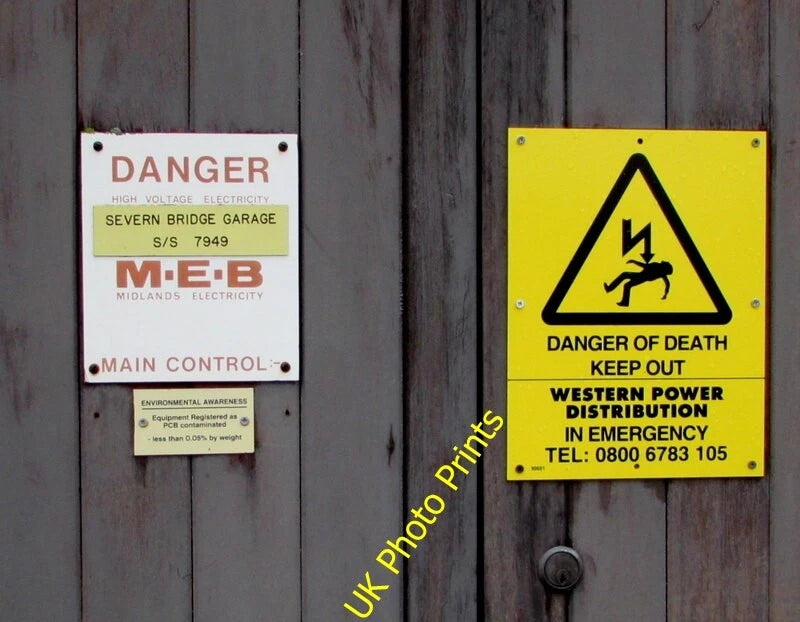 Photo 6x4 Midlands Electricity Board relic in Aust Aust/ST5789 The Midla c2015 Model