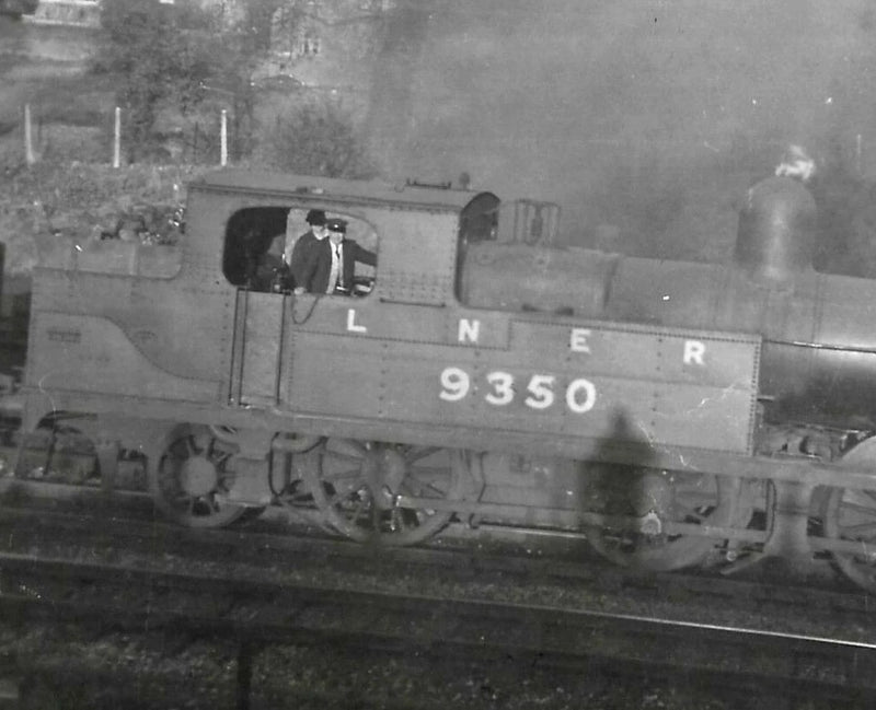 Early Train Photo Steam Locomotive LNER 9350 Workers On Board Model