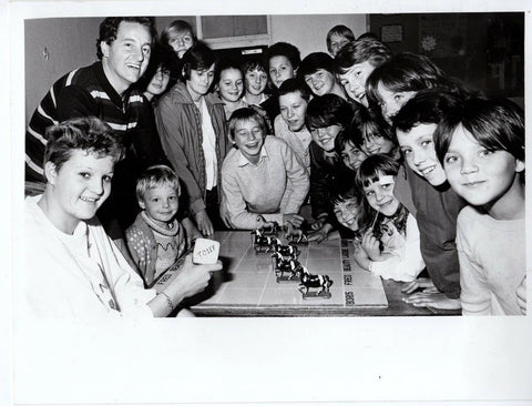 Original Press Photo Swimming Sarah Hardcastle playing board game 18.10.1984 Model