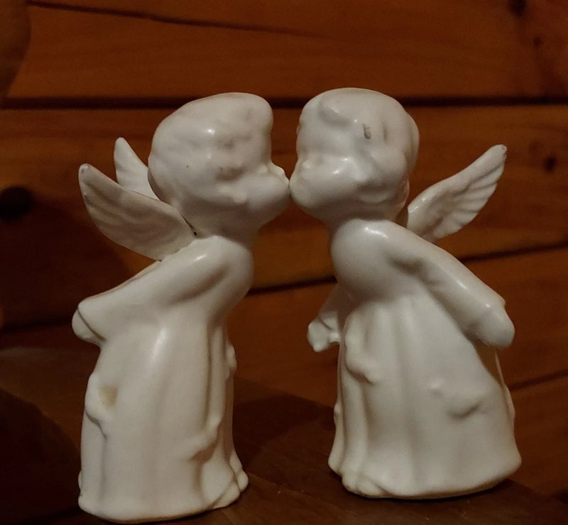 "Kissing Angels" figurine pair of white bisqintage mid-century white ceramic Model