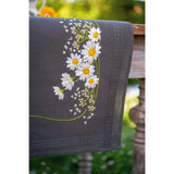 Vervaco stamped satin stitch kit tablechloth "G?nsebl??mchen", 40x100cm, DIY Model