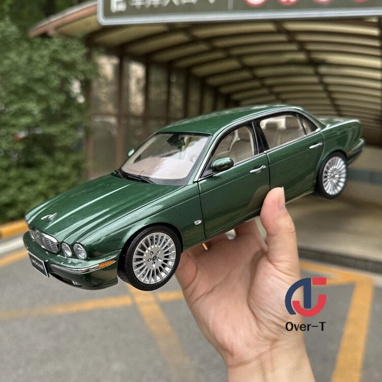 Almost Real AR 1/18 Scale Jaguar XJ6 X350 Metal Diecast Car Model Green Model