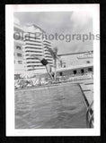 HOTEL SWIMMING POOL MAN SWIMSUIT HANDSTAND DIVING BOARD OLD/VINTAGE PHOTO- J594 Model