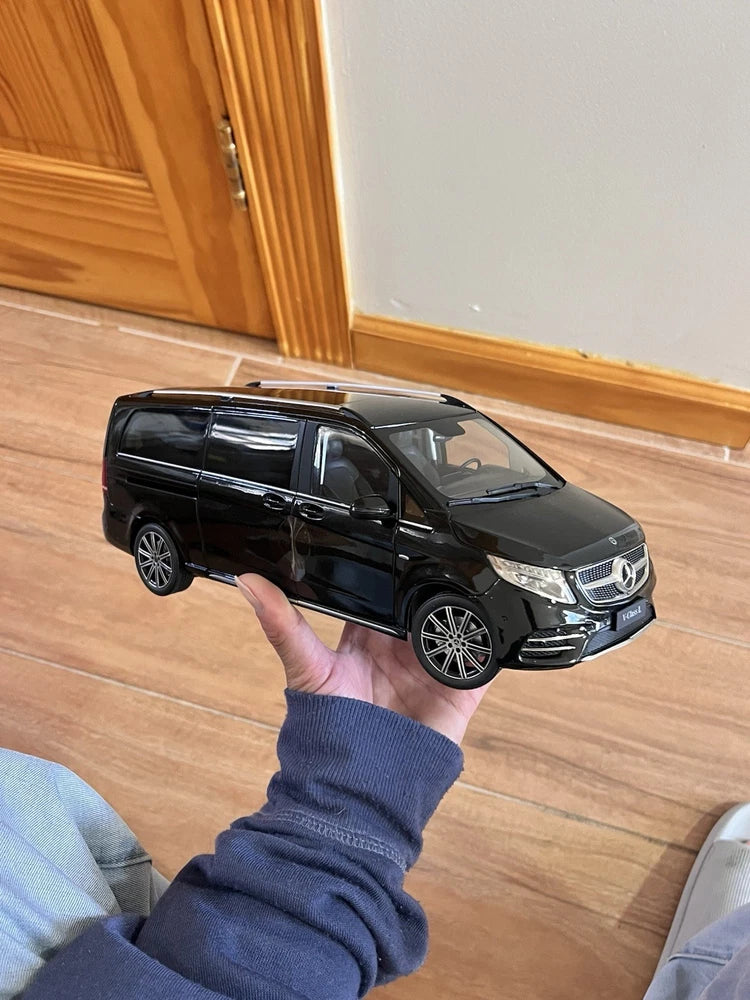 1:18 Scale Mercedes-Benz V-Class LWB Minivan Black Diecast Model Car Model