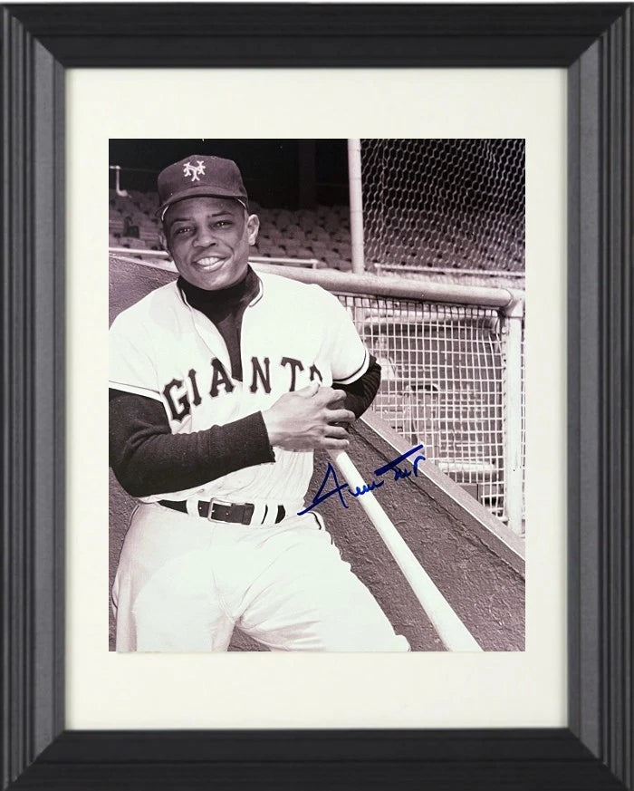 Willie Mays signed New York Giants  8x10 Photo Framed-Ken Goldin Score Board COA Model
