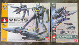 Bandai Macross VF-1S Valkyrie Roy Focker With Super Parts 1/72 Plastic Model Kit Model
