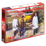ICM35551 Plastic model kit Scale figures 1:35 Soviet Medical Personnel 1943-1945 Model