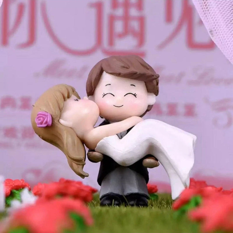 Bride groom Cake Topper  figure , wedding dolls couple figurine, wedding  cake Model