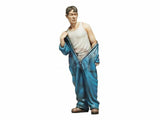 Model Victoria 1/35 Man wearing Overalls Mechanic Putting on Dungarees 40101 Model