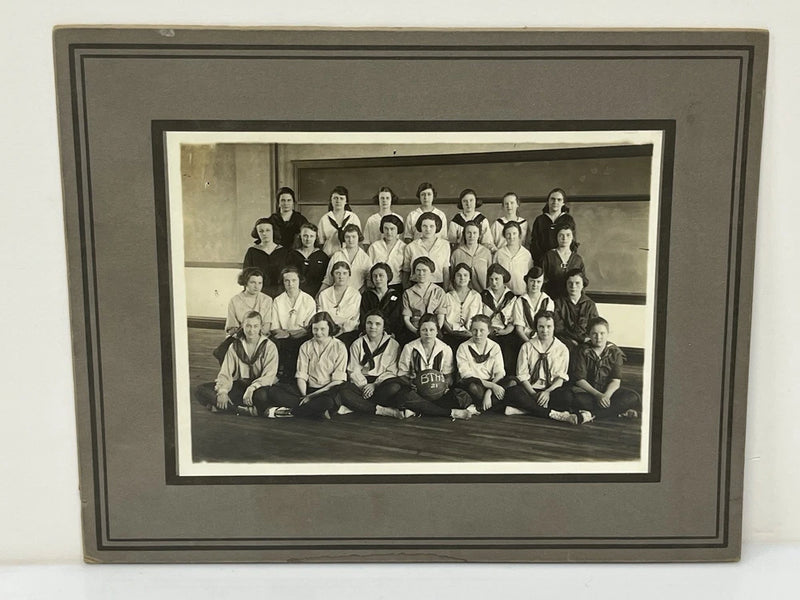 PHOTO ON BOARD Girl's Basketball Team 1921 BTHS High School Antique Cabinet Card Model