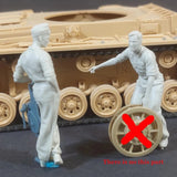 1/35 WW2 Tank Mechanic at Work RESIN FIGURE MODEL KIT Unassembled Unpainted NEW Model