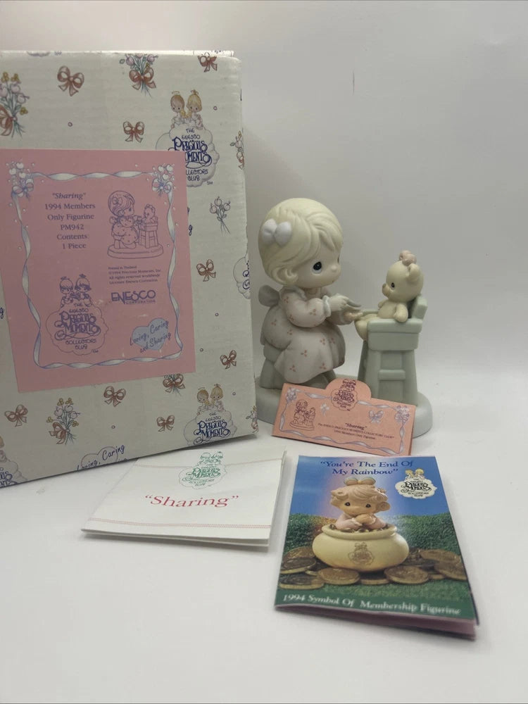 Precious Moments Figurine PM942  "Sharing" 1994. New In Box Never Displayed Model
