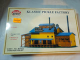 *READ NEW Model Power HO Scale 465 Klassic Pickle Factory Structure Building Kit Model