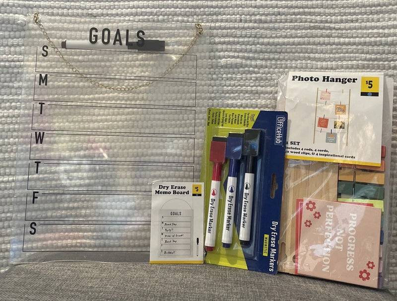 Office/Dorm Clear Dry Erase Memo Board 10.5 x 8 in, Small Photo Hanger, Markers Model